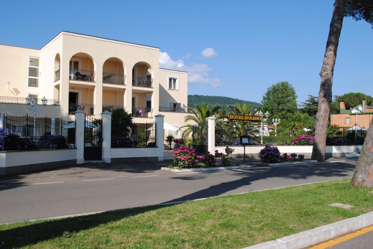 Hotel Holiday Sul Lago Больсена Экстерьер фото